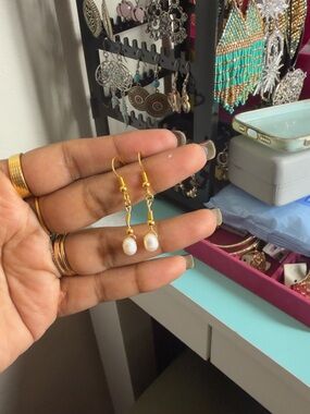 Gold freshwater Pearl Drop Earrings - Women Jewelry